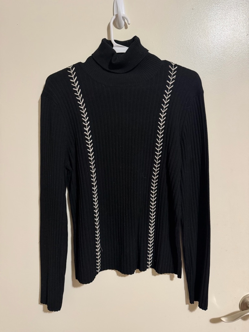 Cable & Gauge Black Ribbed Top with Subtle Texture